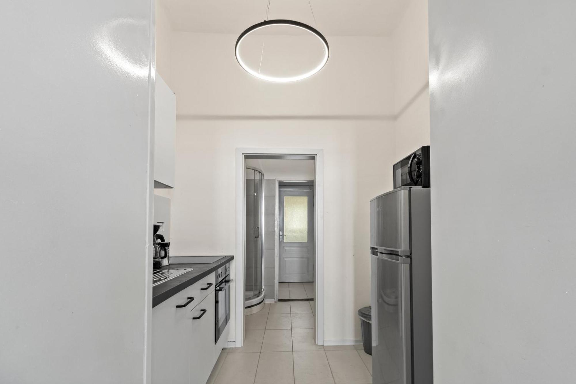 Spacious Apartment, 3 Min To U6 Metro Vienna Exterior photo