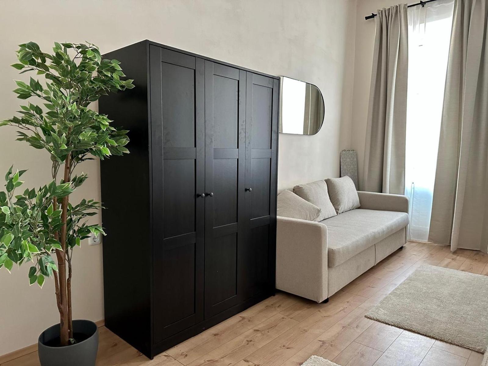 Spacious Apartment, 3 Min To U6 Metro Vienna Exterior photo