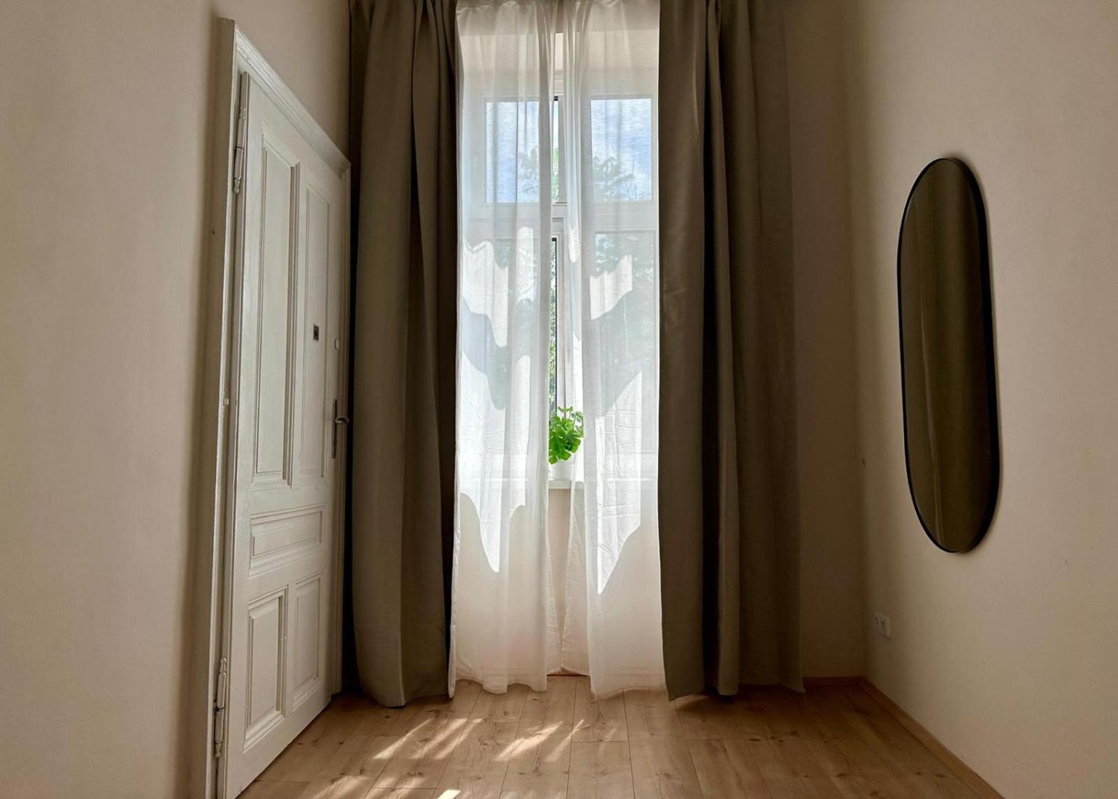 Spacious Apartment, 3 Min To U6 Metro Vienna Exterior photo