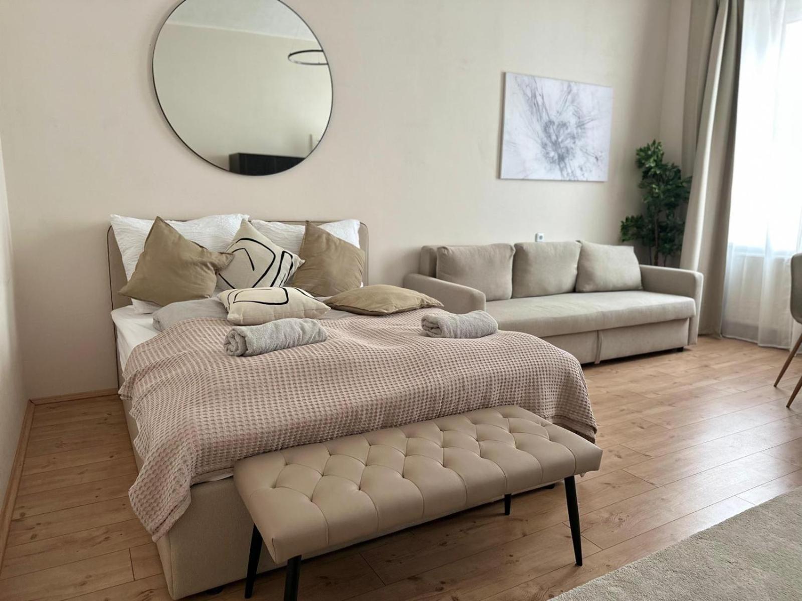 Spacious Apartment, 3 Min To U6 Metro Vienna Exterior photo