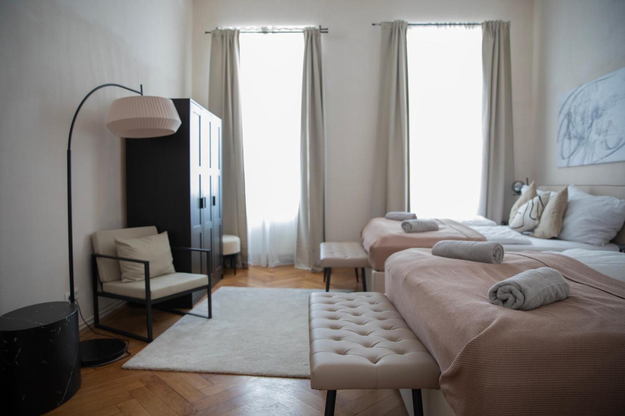 Spacious Apartment, 3 Min To U6 Metro Vienna Exterior photo